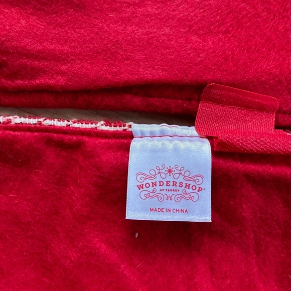 Target Wondershop Red/White Christmas Tree Skirt - Picture 6 of 7